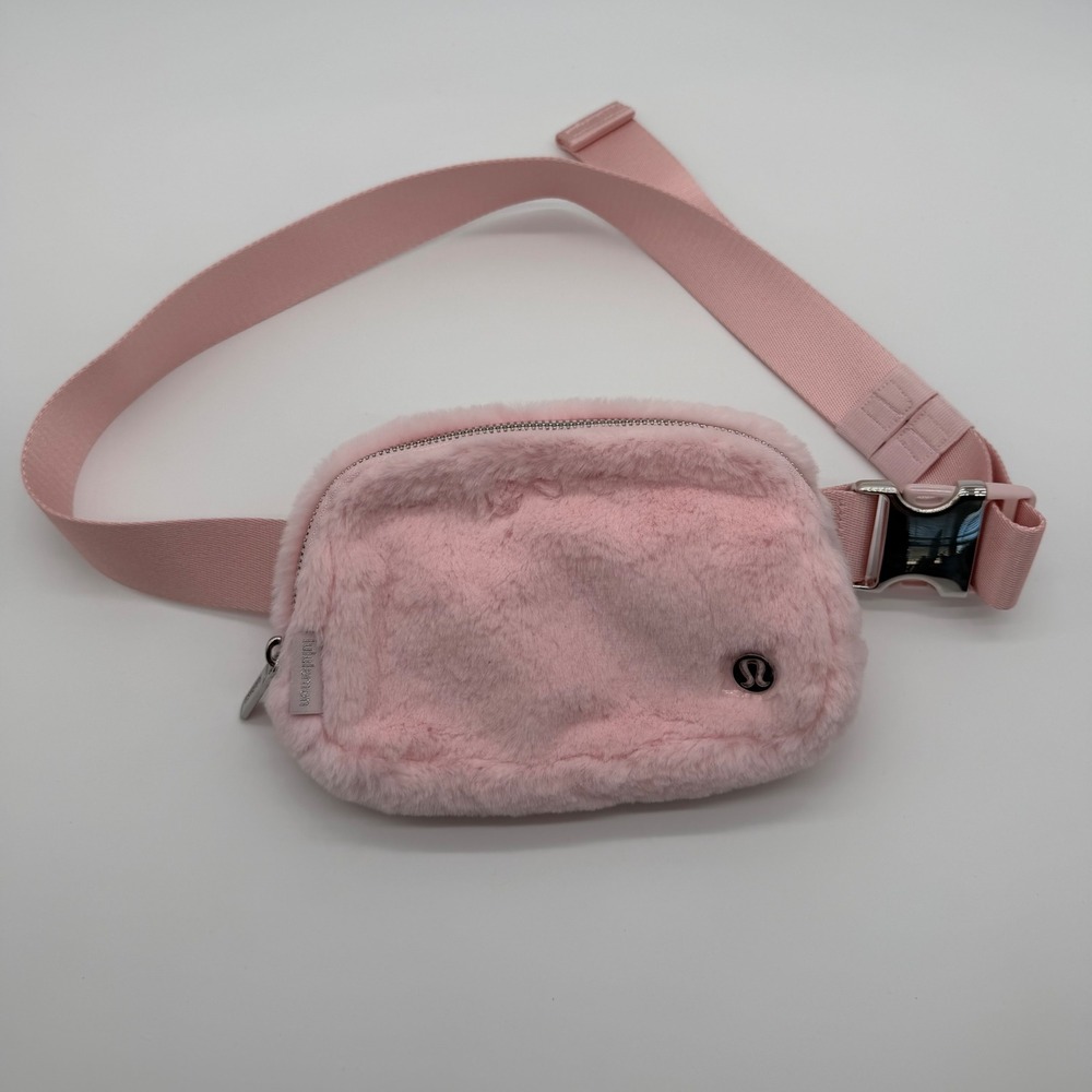 Lululemon Everywhere Belt Bag Women's Adjustable Pink Fleece Faux Fur Crossbody